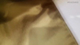 赛琳娜的黄金完整翻译版中文-直播 火辣身材的娜扎【沙滩上的贝壳酱】!