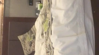 下一篇中文字幕人妻-快餐豪哥1500约炮粉逼艺校兼职妹逼太紧几分钟就把哥搞射了的!