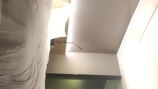 日韩欧美不卡一区二区高清-vavababy 面 試 畢 業 生 被 颻 渴 的 OL約 到 旅 館 脫 下 褲 子 吃 各 種 姿 勢 狂 抽 猛 送 全 部 射 嘴 巴 吞 淨